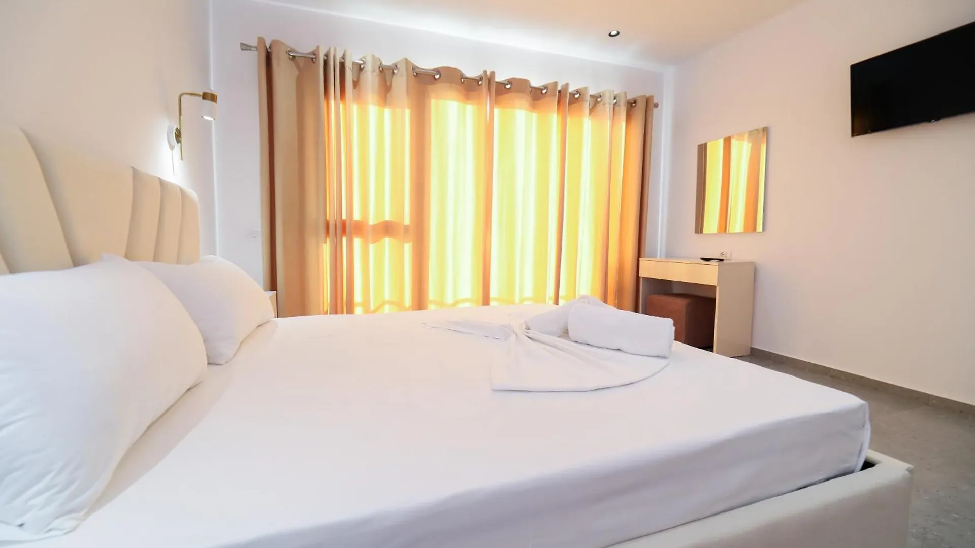 Vila Dena Vlorë 0*,  Albanië