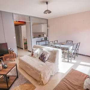 https://les-tilleuls-22-balcon-vue-montagne.fr-provencehotel.com
