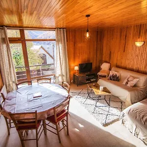 https://les-tilleuls-24-balcon-vue-montagne.fr-provencehotel.com