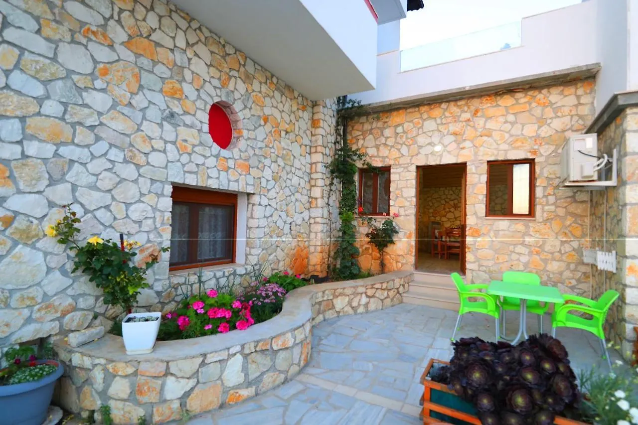 Vila Dena Vlore 0*,  Albania